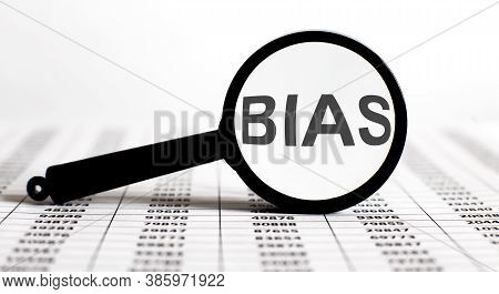Magnifier With Text Bias On Chart Background