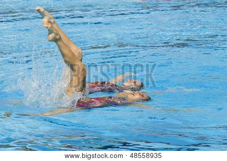 24 De julio de 2009; Roma, Italia; Nayara Figueira y Lara Teixeira (BRA) compitiendo en la piscina sincronizado