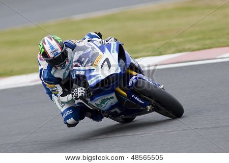 27 Září 2009; Silverstone Anglie: Rider číslo 7 James Ellison (GBR) během závodu 2 kola 11, v
