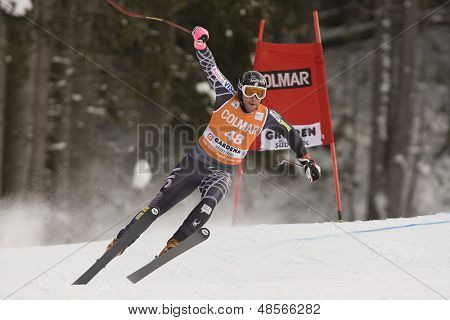 VAL GARDENA, Italien 19 December 2009. Jeremy Transue (USA) tager til luften angribe Ciaslat være