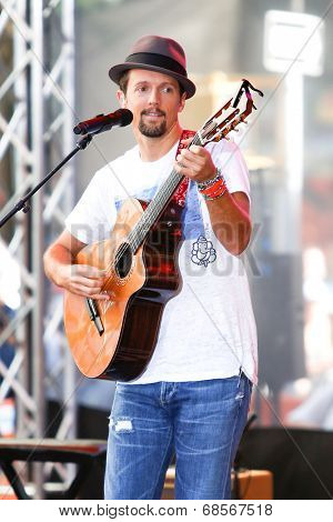 NEW YORK-JUL 18: Recording artist Jason Mraz performs in concert at NBC's 'Today Show' at Rockefeller Plaza on July 18, 2014 in New York City.