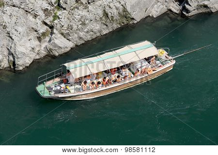 Sightseeing boat in Yosino river