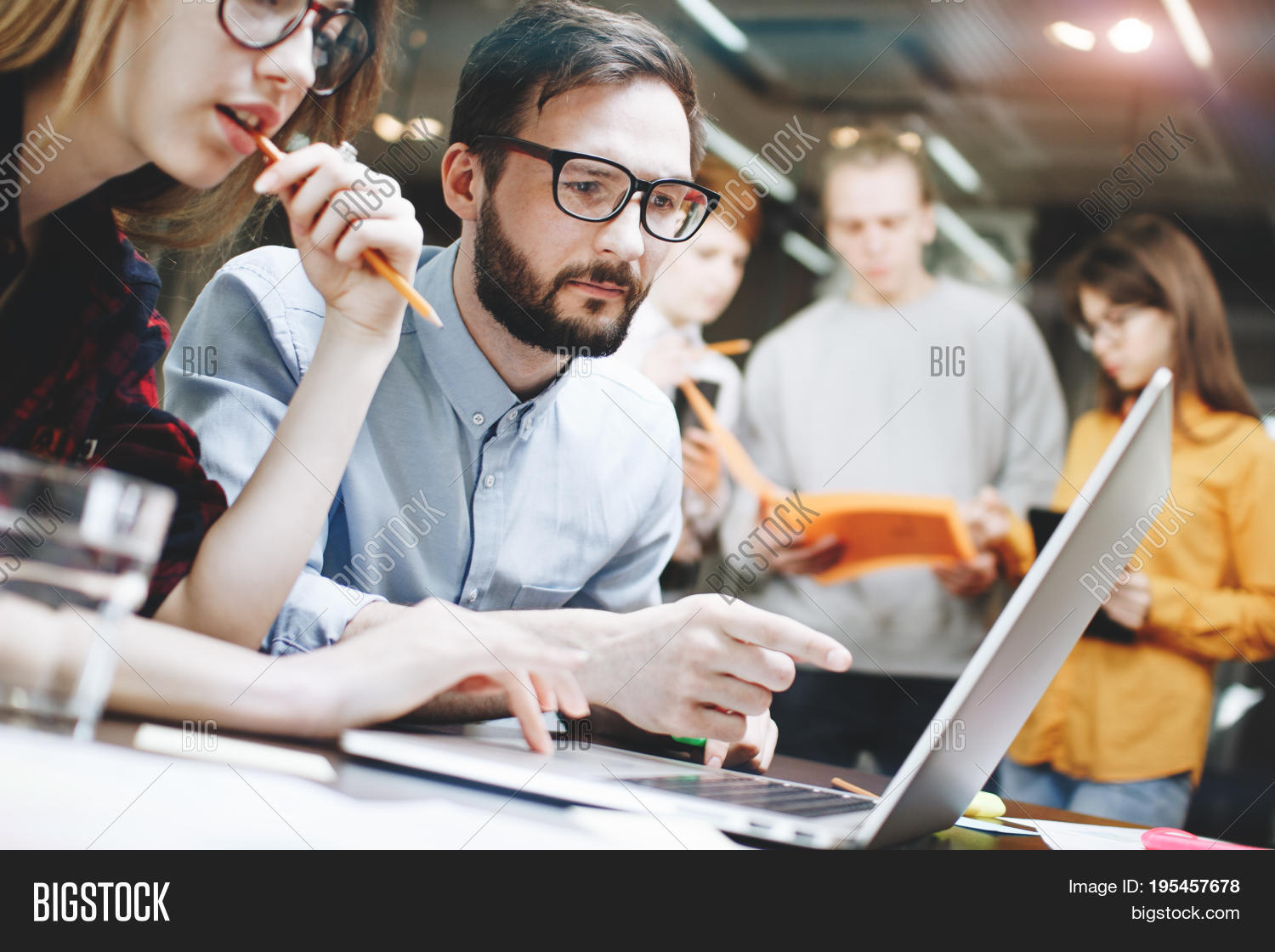 Coworking Team 图片和照片（免费试用） | Bigstock