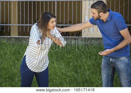 guy making the heimlich maneuver to a girl while she's choking