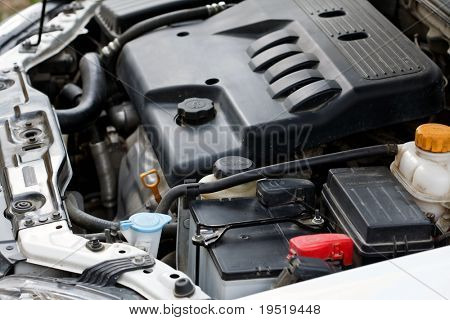 Motor vozu.