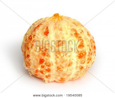 fruit. Mandarijn alleen peel geïsoleerd op wit