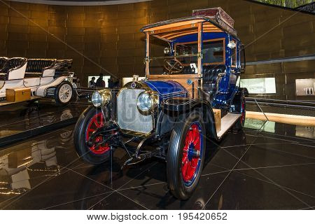 STUTTGART GERMANY- MARCH 19 2016: Vintage car Benz 20/35 PS Landaulet 1909. Mercedes-Benz Museum.