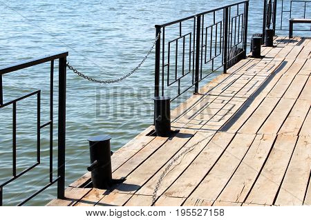 Chain On The Pier, Boat Station