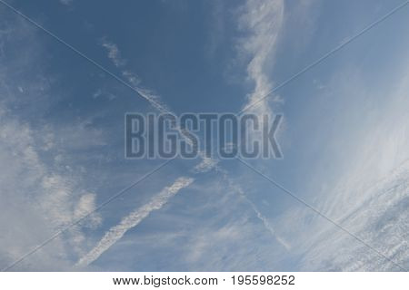 Cross traces of planes in the sky