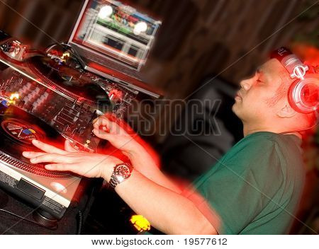DJ liikkeessä Yökerho