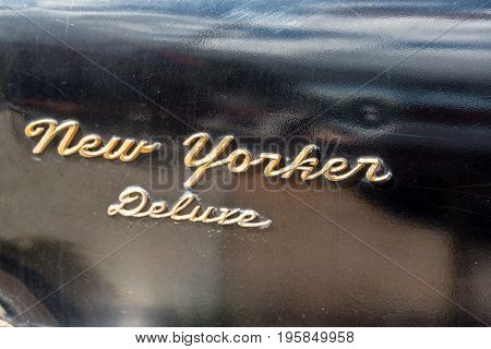 New Yorker Deluxe