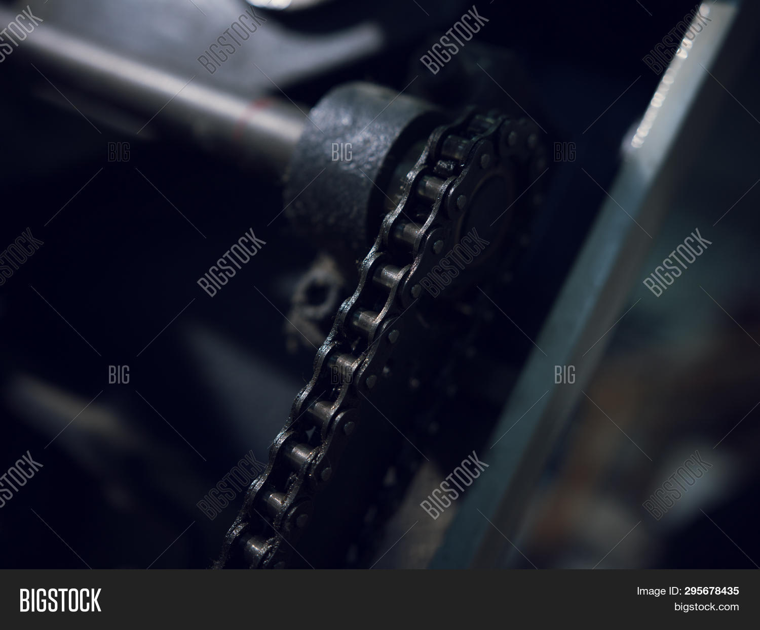 Spinning Rims Chain Steel Chain Spinning Image & Photo (Free Trial) | Bigstock