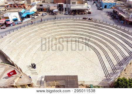 Djem, Tunisia - April 7:view Of The Exterior Entrance Of The El Jem Amphitheater With The Background