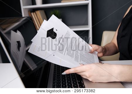 Tuition Fee Or Student Loan With Calculator. Education Price , Savings Fund College, And Expenses Co