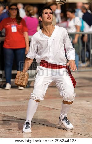 Verona, Italy - September 21, 2014: Tocati, International Festival Of Street Games. Athlete Of Treia