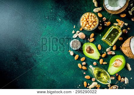 Healthy Vegan Fat Food Sources, Omega3, Omega6 Ingredients - Almond, Pecan, Hazelnuts, Walnuts, Oliv