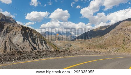 Cajon Del Maipo. Maipo Canyon. Road That Runs Through The Cajon Del Maipo In The Province Of Chile, 