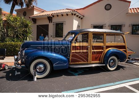 Naples, Florida, Usa - March 23,2019: 1940 Pontiac Wagon At The 32nd Annual Naples Depot Classic Car