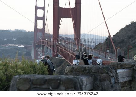 San Francisco, California/usa - June 5, 2018: A Group Of Tourists Taking In The View At Vista Pointe