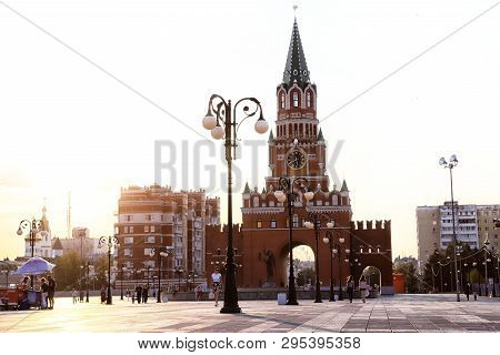 Yoshkar-ola, Russia - August 30, 2018: View Of The Blagoveshchenskaya Spasskaya Tower On The Square