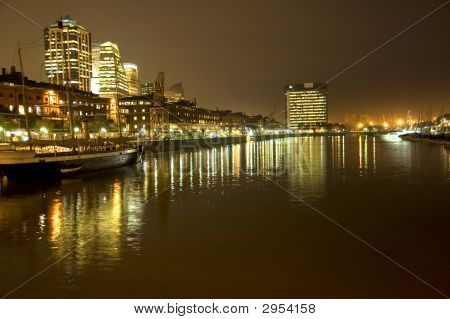 Puerto Madero geceleri