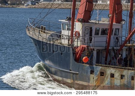 New Bedford, Massachusetts, Usa - April 11, 2019: Commercial Fishing Vessel Friendship As She Transi