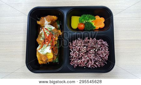 Lunch Box With Rice Berry, Vegetables, Chicken, Pumpkin, Carrot, Tomato, Potato, Block Kerry In The
