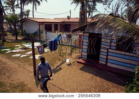 Colombo, Sri Lanka - January 15, 2017: Old Poor Slums On The Ocean. Near The Capital Of The Country