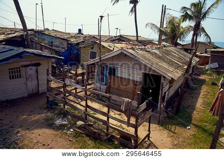 Colombo, Sri Lanka - January 15, 2017: Old Poor Slums On The Ocean. Near The Capital Of The Country