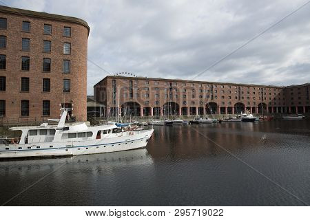 Liverpool, Merseyside, Uk, 11th June 2014, A Daytime View Of Albert Dock In The Cultural Quarter Of 