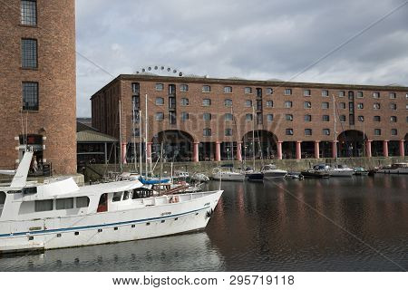 Liverpool, Merseyside, Uk, 11th June 2014, A Daytime View Of Albert Dock In The Cultural Quarter Of 