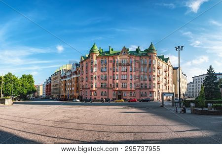 Helsinki, Finland - July 25, 2018: Tourists Walk And Enjoy Old Beautiful Architecture In Agricolanka