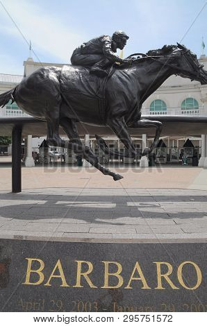 Louisville, Ky, May 27, 2016 Barbaro Horse Statue Outside The Front Entrance To Churchill Downs, Ken