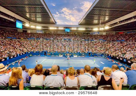 MELBOURNE - 29 stycznia: Rod Laver arena podczas 2012 Australian Open końcowego pomiędzy Novales Djokavic