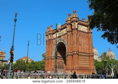 Barcelona, Spain - July 11, 2018: The Arc De Triomf Is A Triumphal Arch In The City Of Barcelona In 