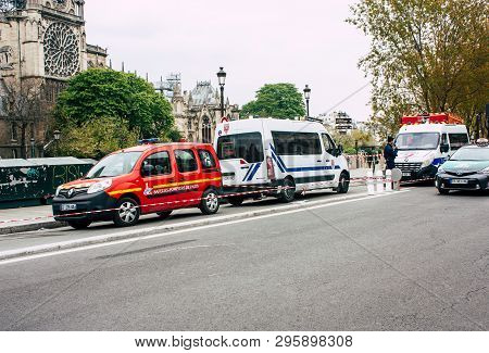 Paris France April 16, 2019 View Of A French Police Car Parked Near The Notre Dame Cathedral In Pari