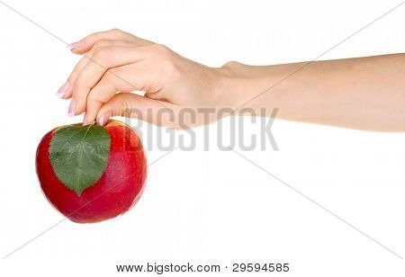 Vrouw hand holdig rijpe biologische redapple geïsoleerd op wit