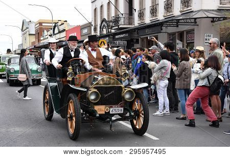 Bowral, Australia - Sept 22, 2018. Tulip Time Street Parade Features Classic And Vintage Cars, March