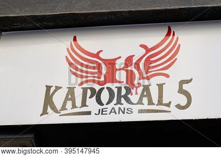 Bordeaux , Aquitaine / France - 11 11 2020 : Kaporal 5 Logo And Text Sign Front Of Shop Jeans Kapora