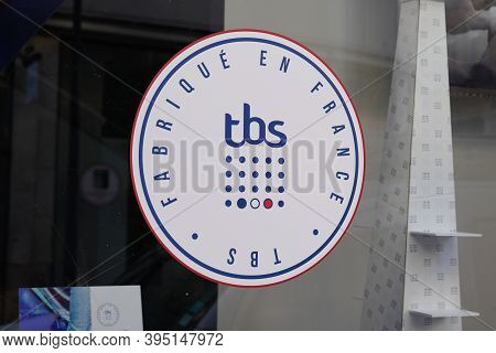Bordeaux , Aquitaine / France - 11 11 2020 : Tbs Store Logo And Text Sign Front Of Windows Store Clo