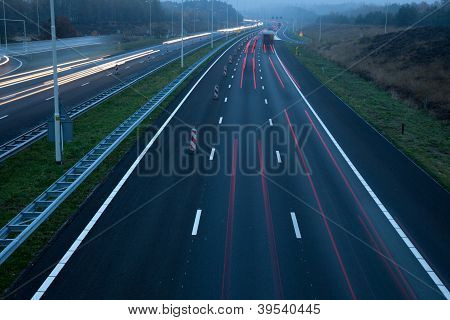 autopista A28 al atardecer