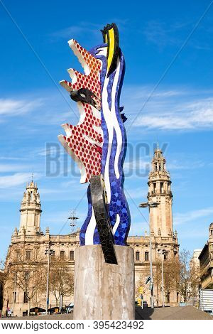 Barcelona, Spain March 2018: A Surrealist Sculpture Of The Head Of Barcelona