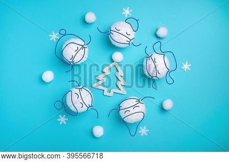 Christmas Composition, Fir Tree In A Circle Of White Balls, Round Dance Concept, Minimalism Flat Lay