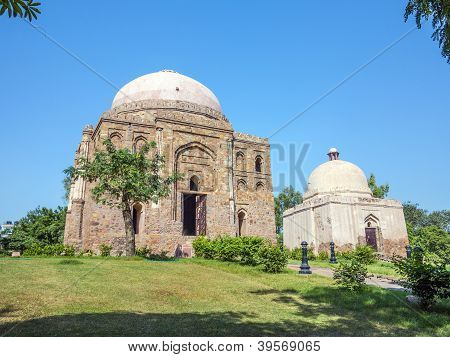Dadi Potis grav i Lodi haven i Delhi