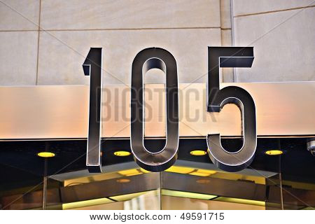 건물 주소 번호 105입니다.