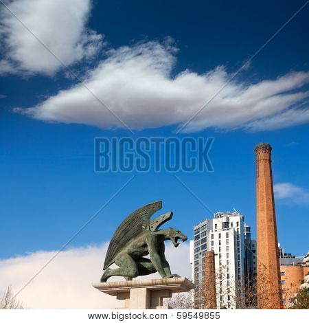 Valencia Pont del Regne reino bridge guardian gargoyles los guardianes del puente