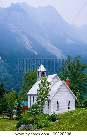 White Church, Field, Canada