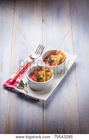 fried ravioli with tomatoes sauce