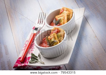 fried ravioli with tomatoes sauce