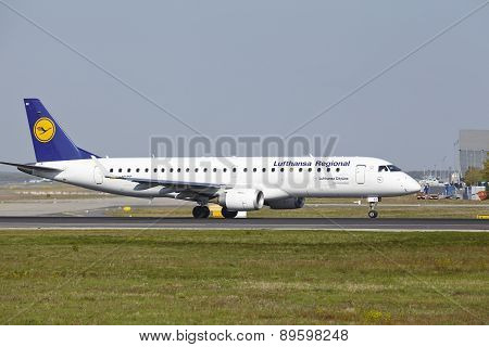 Frankfurt Airport - Jet Aircraft Of Lufthansa Regional Takes Off